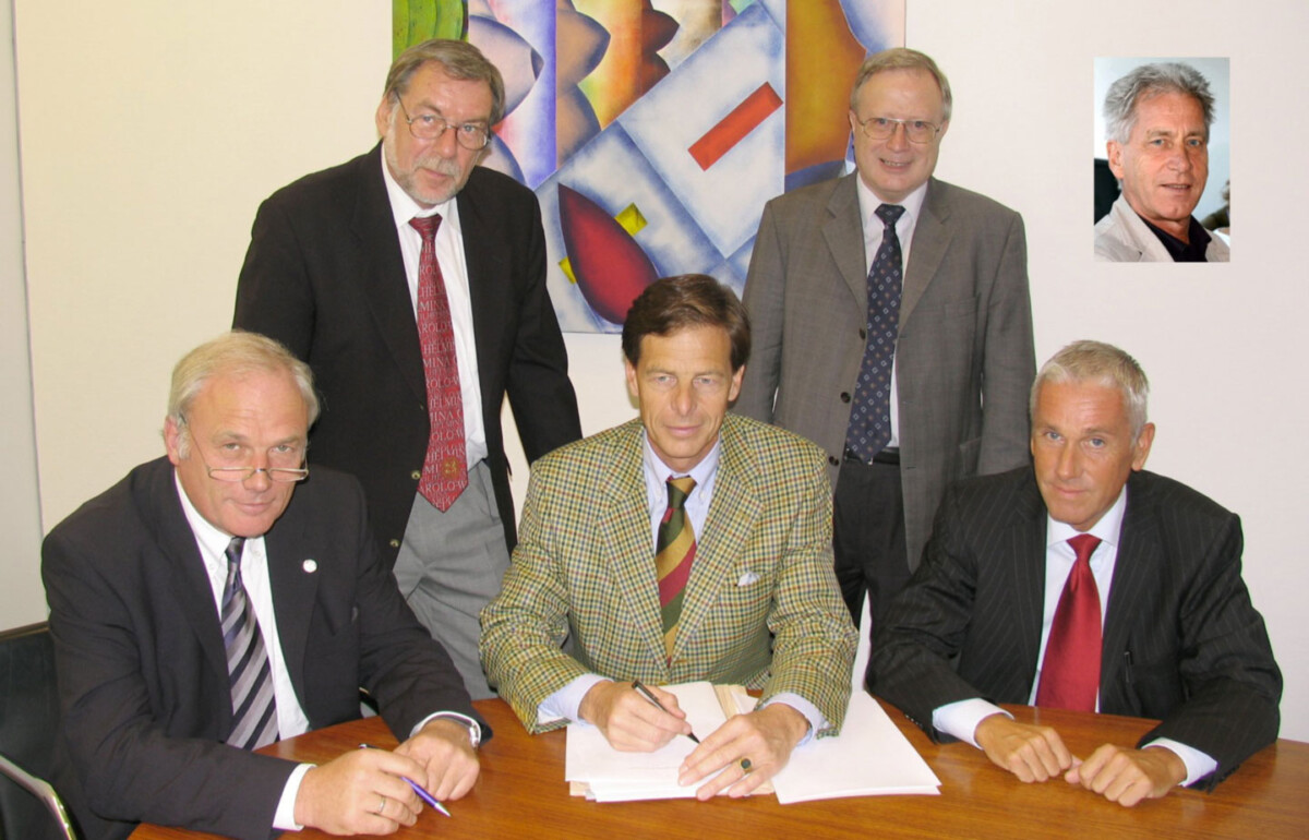 September 15, 2005 | From left: Mr. Hesselbach, Mr. Varchmin, Mr. Hens, Mr. Büttgenbach and Mr. Behrbohm (small picture of 2nd Managing Director Dr. Bernd Albrecht)