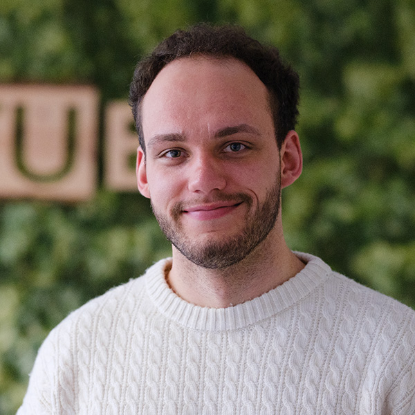 Claudio Hoßbach – iTUBS